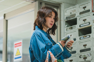 ‘살롱 드 홈즈’ 이시영, 이혼 후 6년 만 안방극장 복귀 소감 “밝고 재밌는 모습 보여드릴 수 있어 감사”
