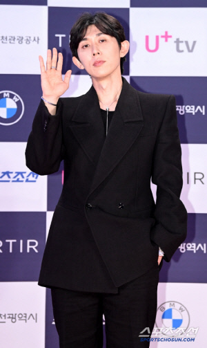코쿤, 반전의 뇌섹남 