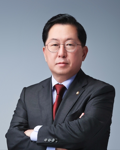 유용원 "B-1 벙커 라돈수치 위험수준…장병 40여명 무방비 노출"