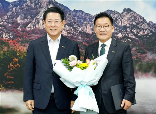 강위원 전남 경제부지사 "李정부 1년내 군공항 등 난제 해결"