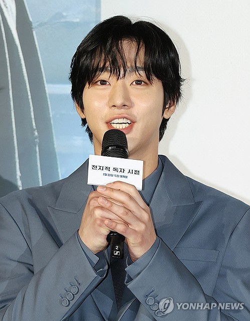 (서울=연합뉴스) 이재희 기자 = 배우 안효섭이 17일 서울 광진구 롯데시네마 건대입구점에서 열린 영화 '전지적 독자 시점' 제작보고회에서 인사말을 하고 있다. 2025.6.17 scape@yna.co.kr