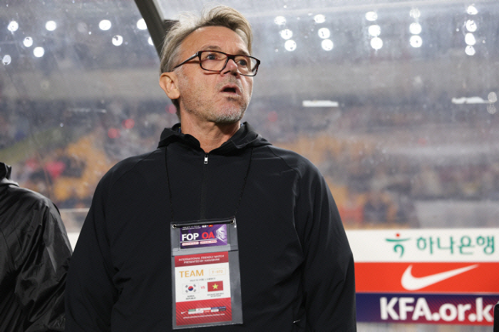 '신태용 부임설' 나오자 中 언론-축구팬 충격 주장! "韓 감독 수준 낮…