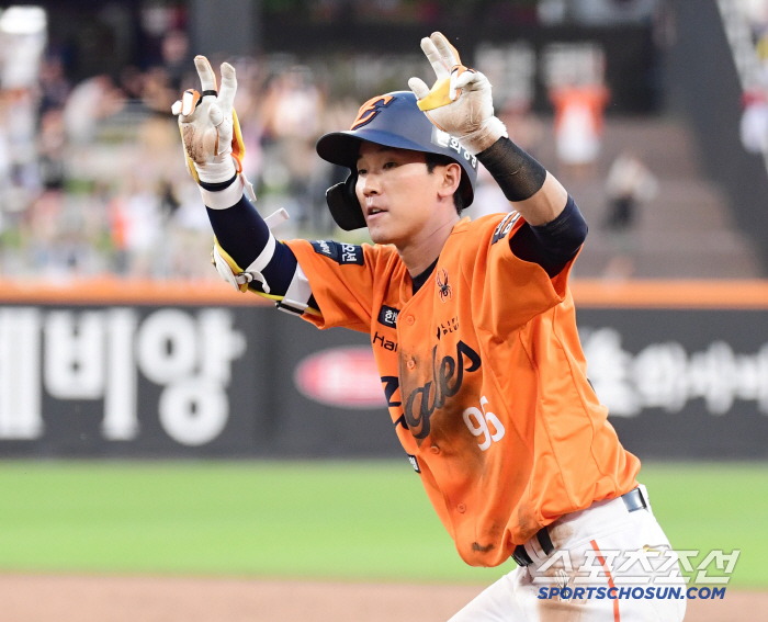 "조금 더 참고 써줬으면 좋겠다" 레전드 눈길 잡아끈 2년차 내야수, 대…