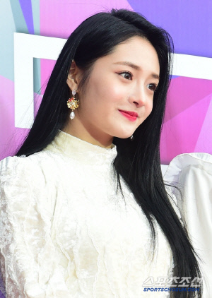 주결경, 아이오아이 10주년 완전체 컴백 합류…열애설은 '묵묵부답'[종합]