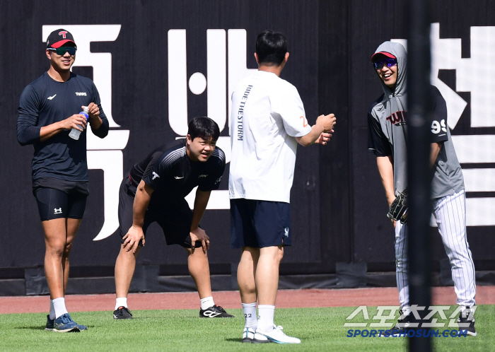 8회는 8회인데 다른 8회였다. 잃어버린 2년. '홀드왕'의 새출발. 올…