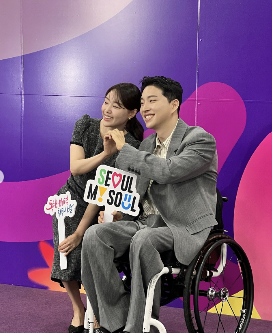 송지은♥박위, 결혼하자마자 겹경사 터졌다...나란히 공식석상 참석 