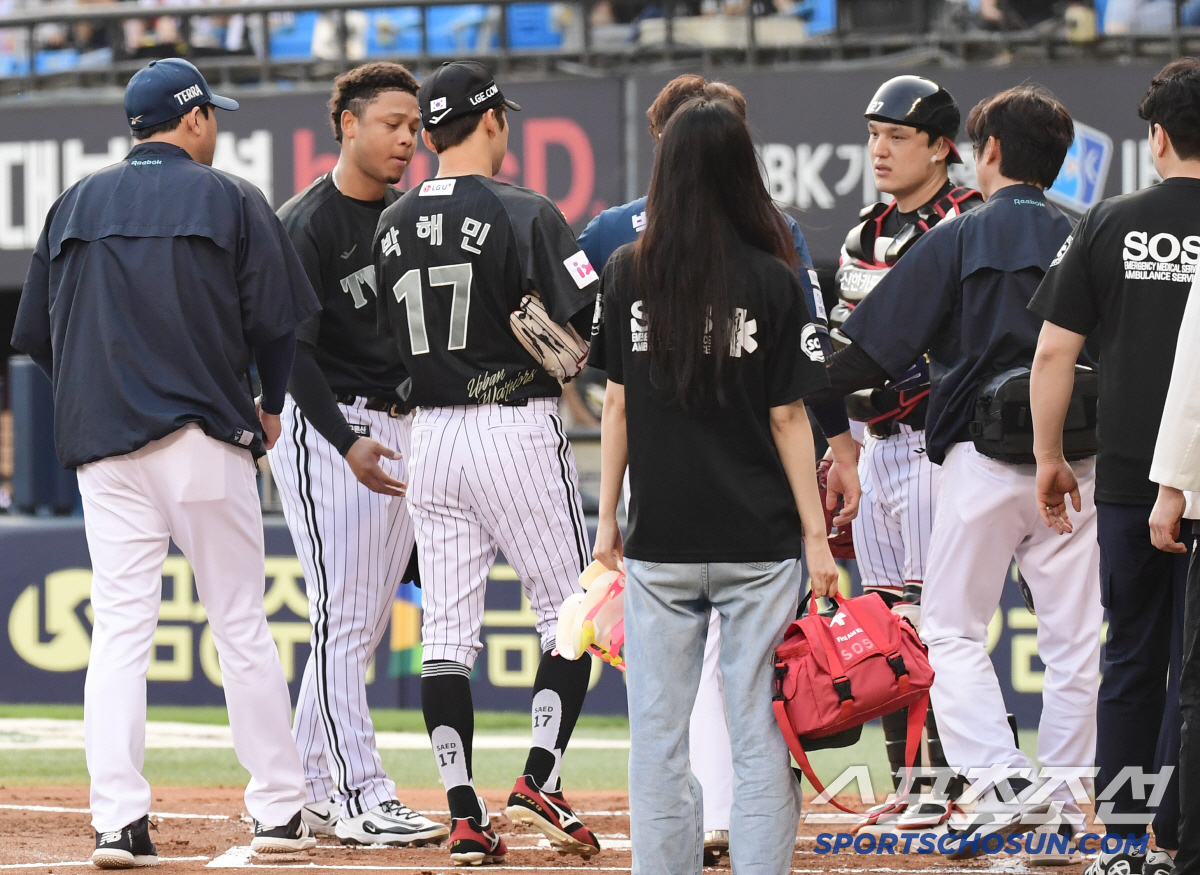 '한화와 멀어진다.' 에이스의 충격적 2회 헤드샷 퇴장→타선 침묵→8위팀…