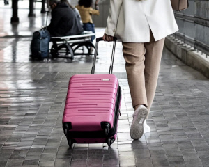 '슬기로운' 해외여행…출국 전 해외 감염병·예방 접종 체크, 귀국 후 증상 땐 신고