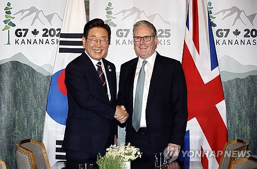 李대통령, 영국 총리와 정상회담…"FTA 개정 문제 진전돼야"