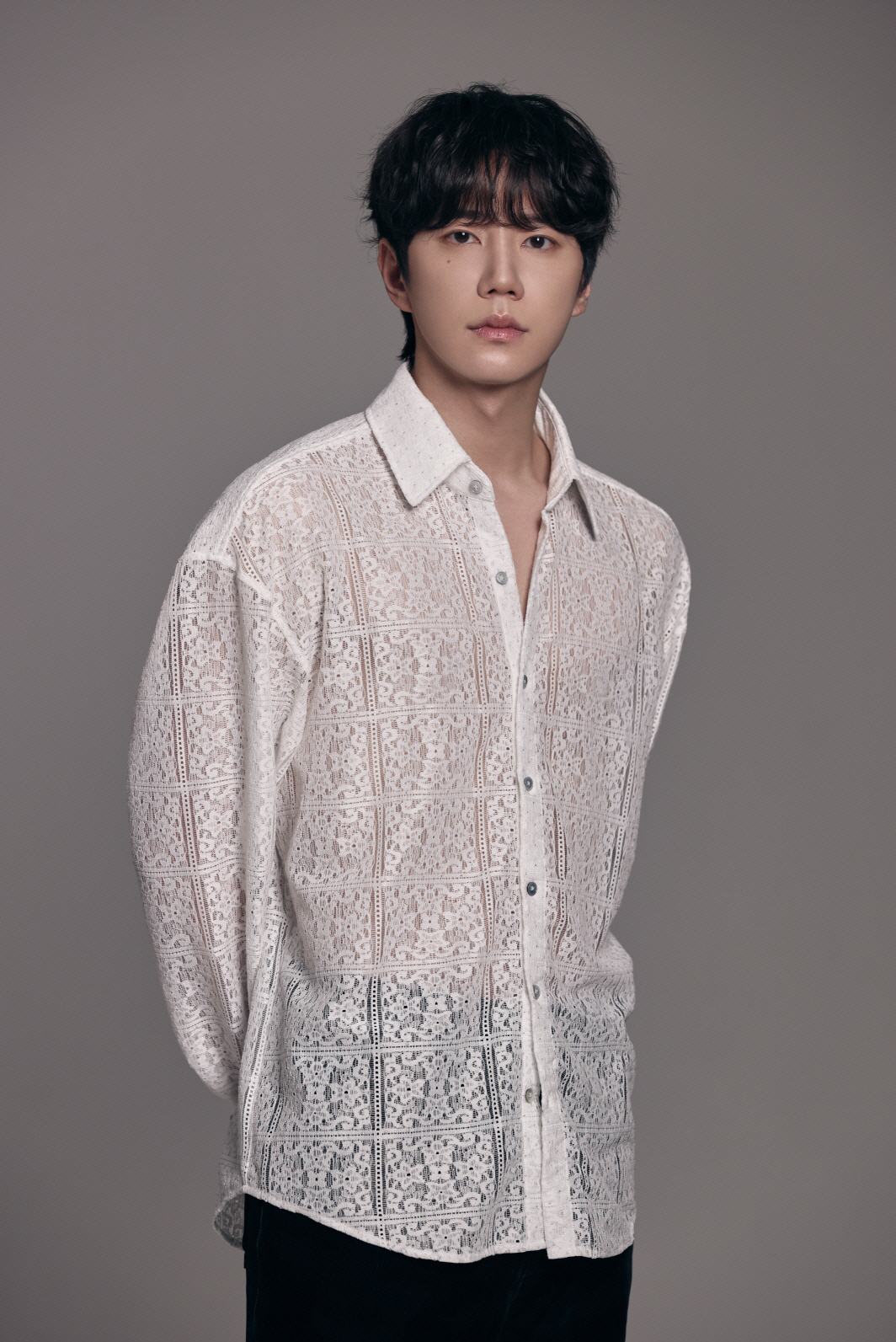 '폭싹' 영범이 맞아? 이준영, 시스루 셔츠 입고…달라진 눈빛