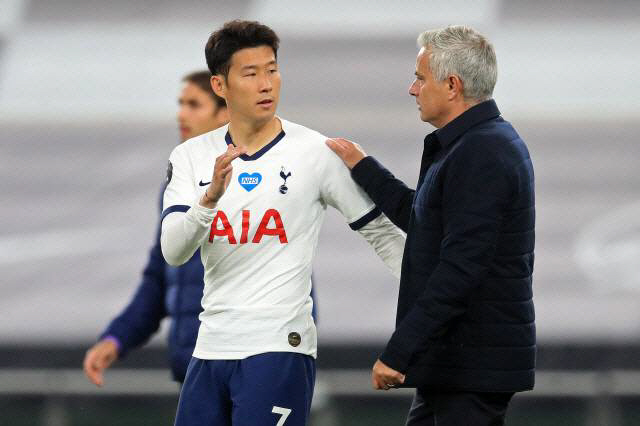 "손흥민은 월드클래스" 무리뉴 미쳤다, 제자 SON 포기 안했다..."페…