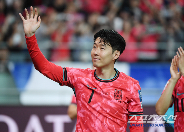 韓 축구 역사상 이런 계약은 없었다...손흥민 사우디 1900억 초대박 …