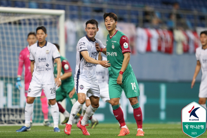 '주민규-김경준 골대 강타+이순민 퇴장' 대전-김천, 0-0 무[현장 리뷰]