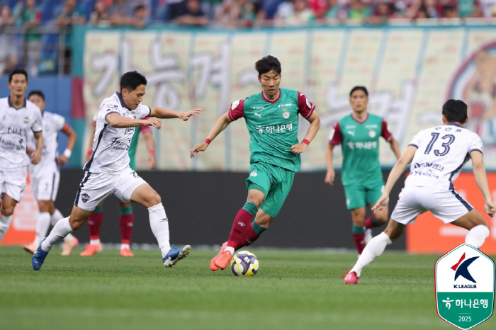 '주민규-김경준 골대 강타+이순민 퇴장' 대전-김천, 0-0 무[현장 리…