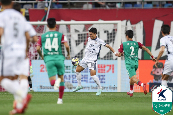 '주민규-김경준 골대 강타+이순민 퇴장' 대전-김천, 0-0 무[현장 리…