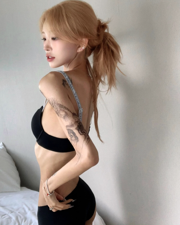 최준희, 갈비뼈까지 다 드러나는 '뼈말라' 몸매…팬들은 건강 걱정 하는데…