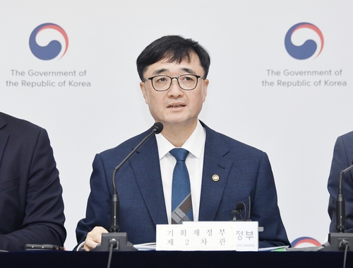 [일문일답] 기재2차관 "2차 추경으로 성장률 0.1%p↑…재정준칙 재평가"