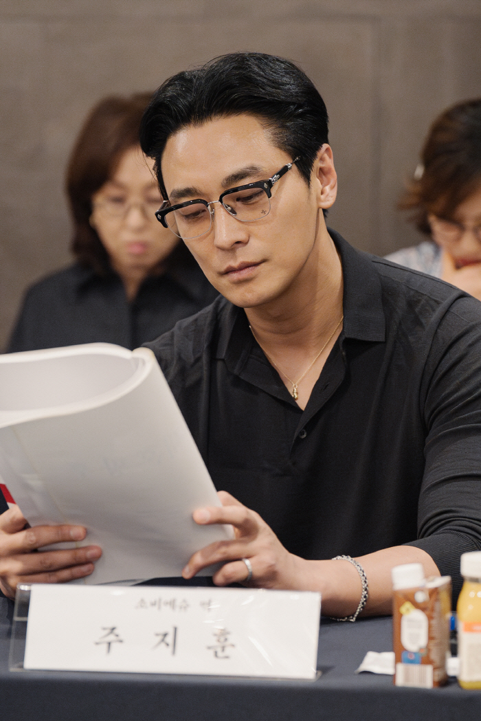 [공식] '로판'의 실사화 가능할까..신민아·주지훈·이종석·이세영 '재혼…