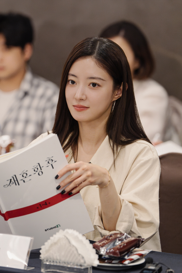 [공식] '로판'의 실사화 가능할까..신민아·주지훈·이종석·이세영 '재혼…