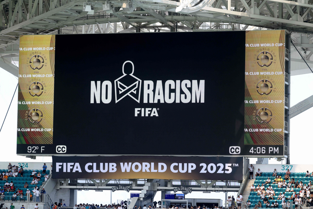 "트럼프 따라 다니더니 결국…" 인종차별 캠페인 축소한 클럽월드컵, 대체…