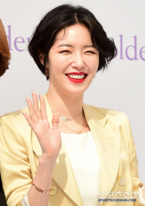 [단독]김새롬, 큐브와 전속계약…아이들·박미선·이은지 한솥밥