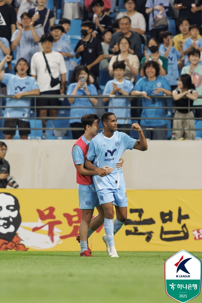 동점골 넣고 울컥, '최하위' 대구FC 끌어가는 1987년생 에드가 