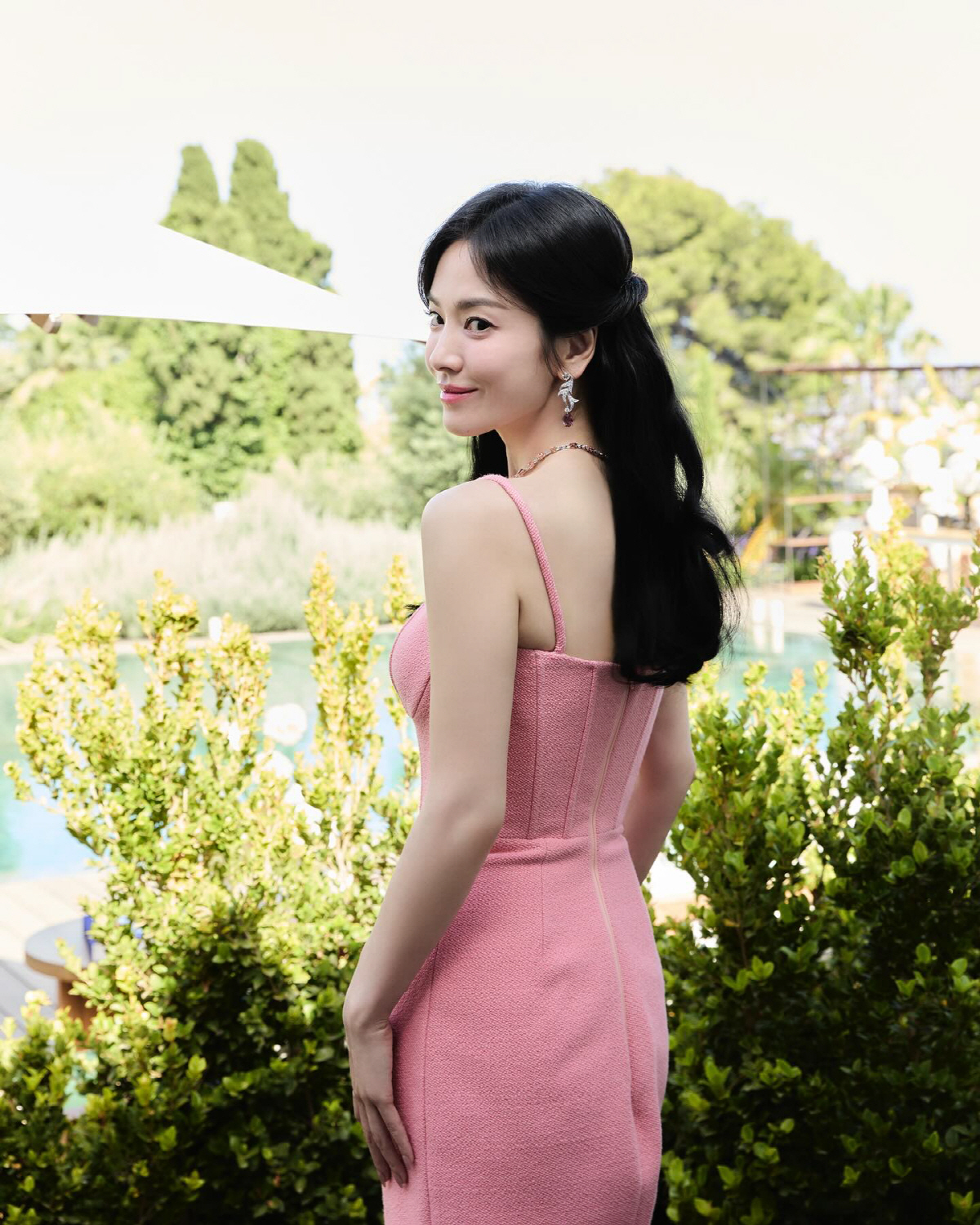 송혜교, 소화하기 힘든 핑크 드레스도 완벽…눈부신 자태에 '감탄'