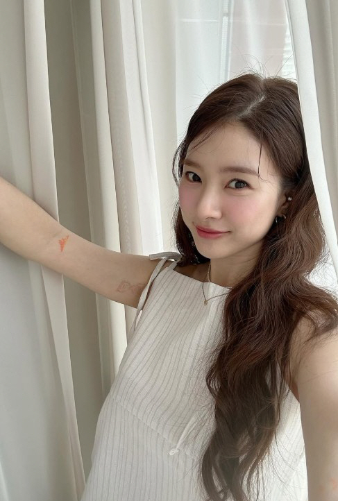 김소은, 과감한 타투 노출에도…사랑스러운 미모 눈길 [SCin스타]