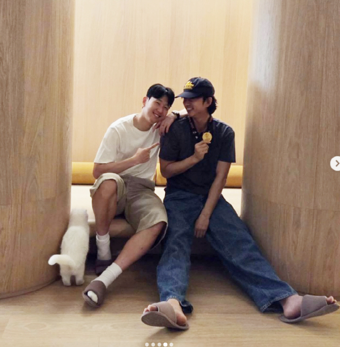 "항상 네 편♥" 공유X손흥민, 메달보다 빛난 찐 브로맨스