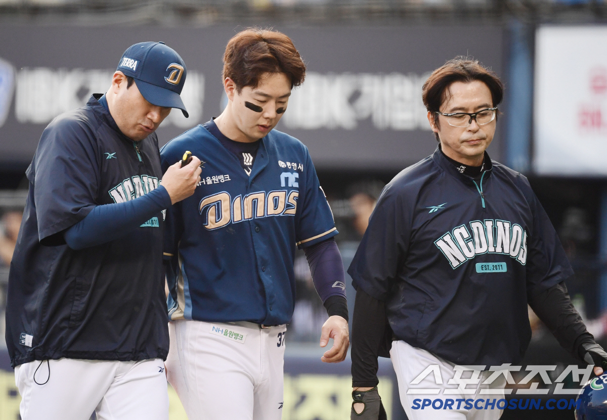 "오늘까지 쉬어야 하는데…" 부상자 속출, 결국 '헤드샷 후유증' 현역 …