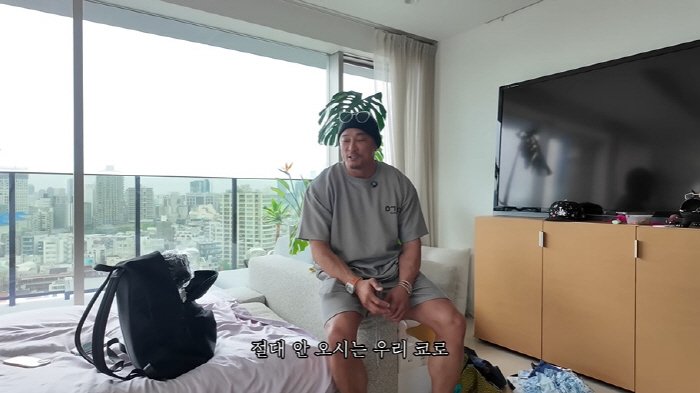 추성훈, 딸 사랑·반려견 불러도 '無대답'..."이래서 화장실이 제일 편…