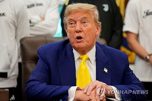 백악관 "트럼프, 이란 공격여부 2주내 결정…협상 가능성 상당"
