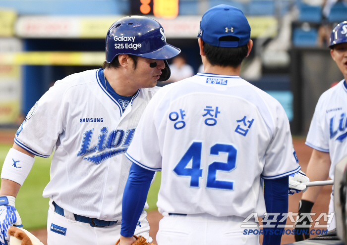 만루포 친 박병호 꾸짖은 강민호...’소 귀에 경 읽기’란 이런 상황? …