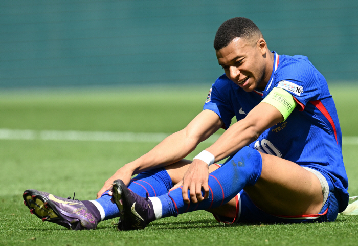 급성위장염으로 쓰러진 음바페 퇴원→레알 캠프 복귀...클럽월드컵 출전은 미지수[속보]