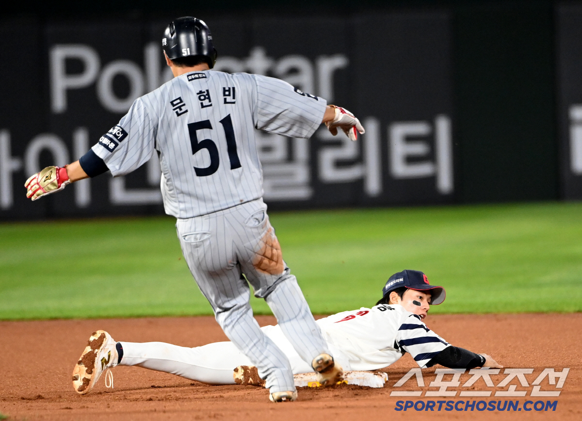 "마치 운명처럼" 천국과 지옥 오간 롯데 '복덩이'…3안타 불방망이→팀승…