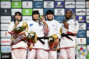 '해냈다 김하윤' 세계선수권 금메달로 최정상에 올랐다…개인전 金 1· 銅 3 종합 6위