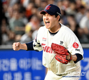 '칼날제구' 나덕스가 돌아왔다! 365일 선발등판 14G 만의 첫 선발승 감격 → '1위' 한화 상대로 위닝 [SC피플]