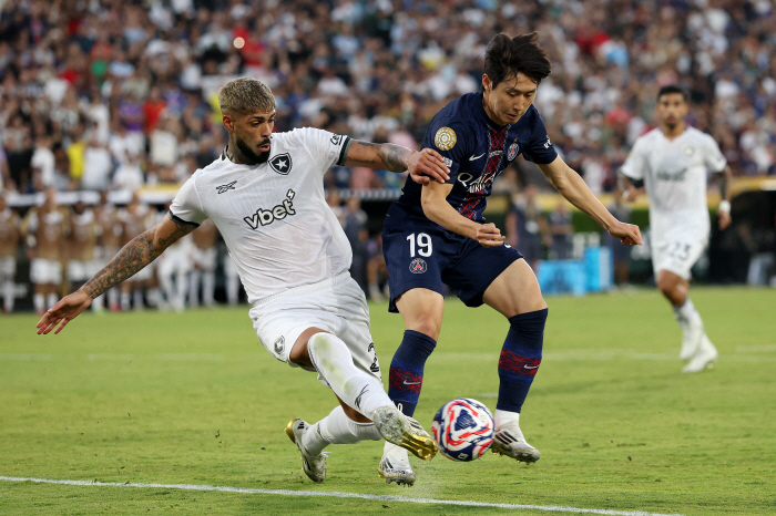 "유럽 챔피언의 굴욕" '이강인 교체 투입' PSG, '남미 챔피언' 보…