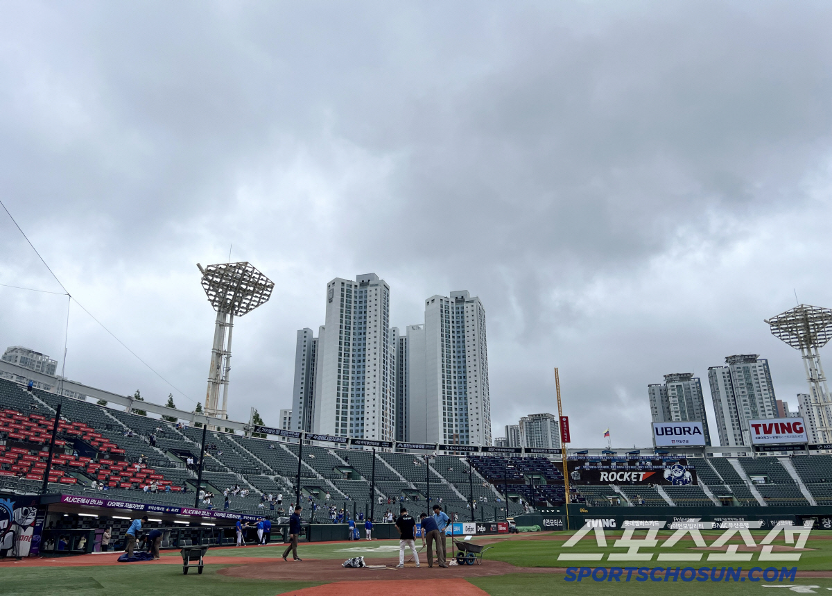 'KBO 신기록' 꿈꾸는 롯데, 날씨가 안 도와주네…프로야구 4개구장 우…