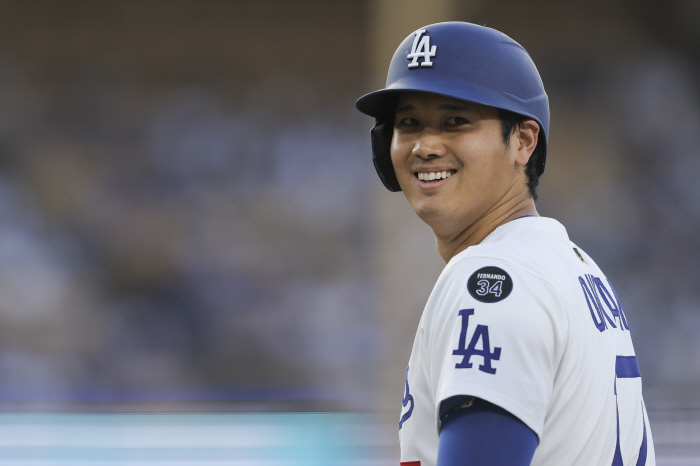 사상 초유 감독이 맞붙었다…그런데 161㎞ 보복구를 참았다고? 월클 인성에 이어진 찬사 "존경스럽다"