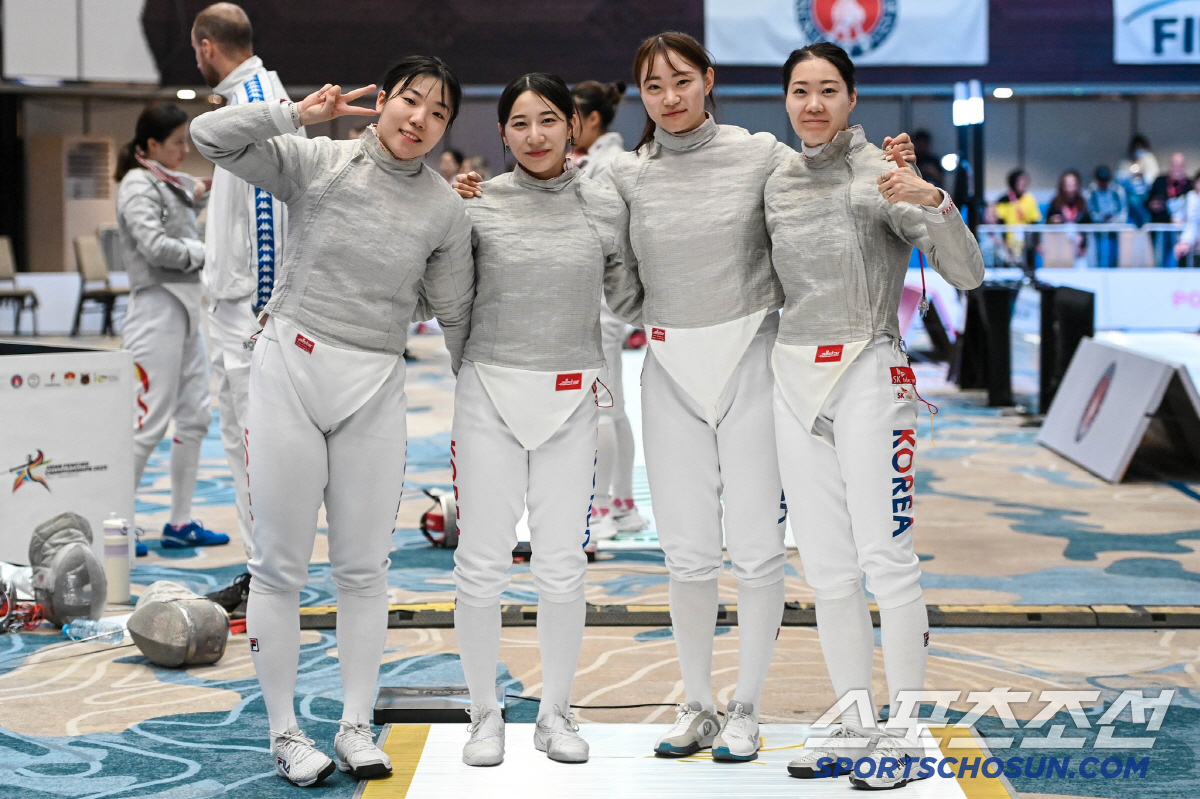 '35-27→44-45' 女사브르도日에 통한의 1점차 역전패 '은메달'.…