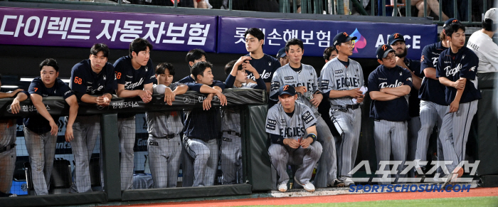 삼성 새 특급 외인, 2군 경기 못 던졌다...한화는 폭탄을 피할 수 있…