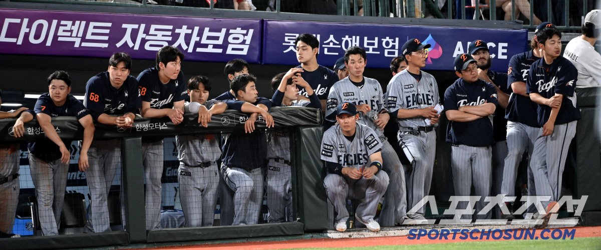 삼성 새 특급 외인, 2군 경기 못 던졌다...한화는 폭탄을 피할 수 있…