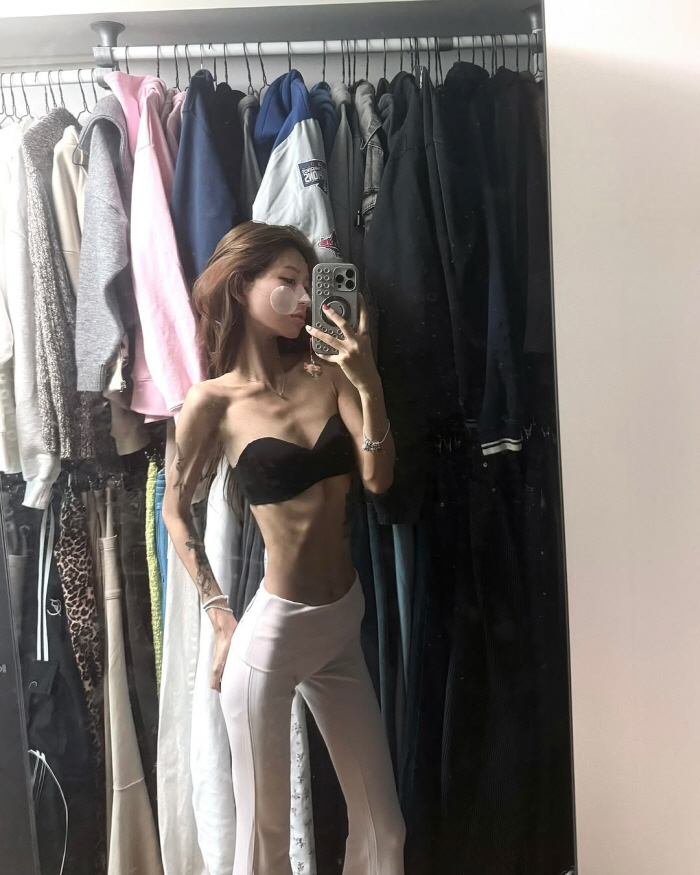 '96→41kg' 최준희, 가슴뼈 뛰어나온 '종잇장' 몸매...속옷도 헐…