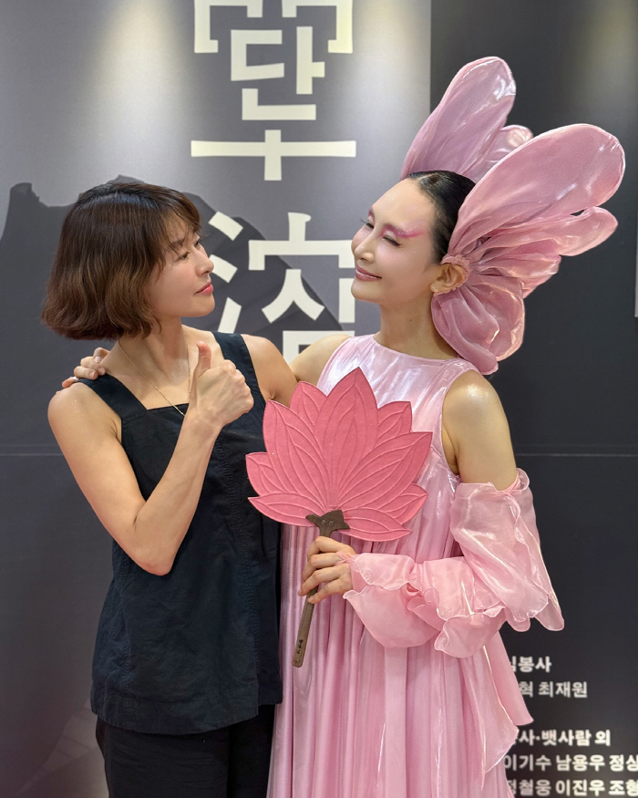 예지원, 선배 채시라 전통무용극 직접 관람 인증 '응워'…"뒷풀이로 치맥 한잔"