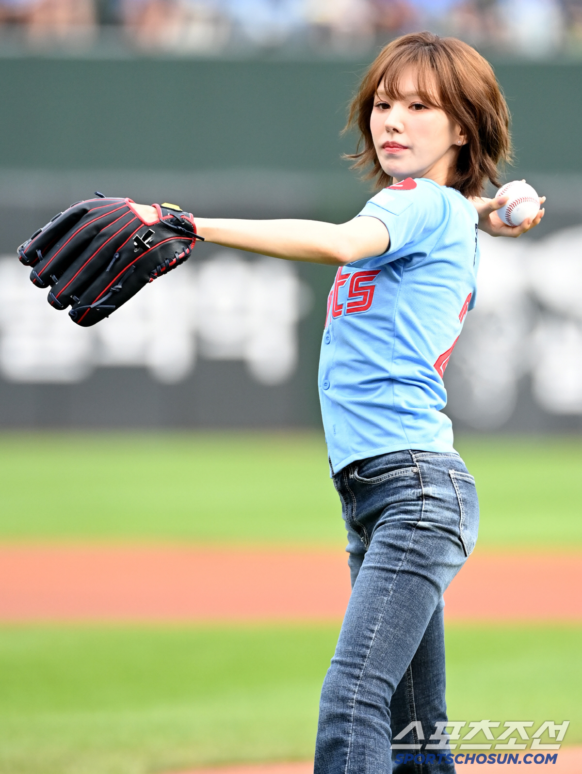 [포토] 웬디, 가녀린 몸매로 시구