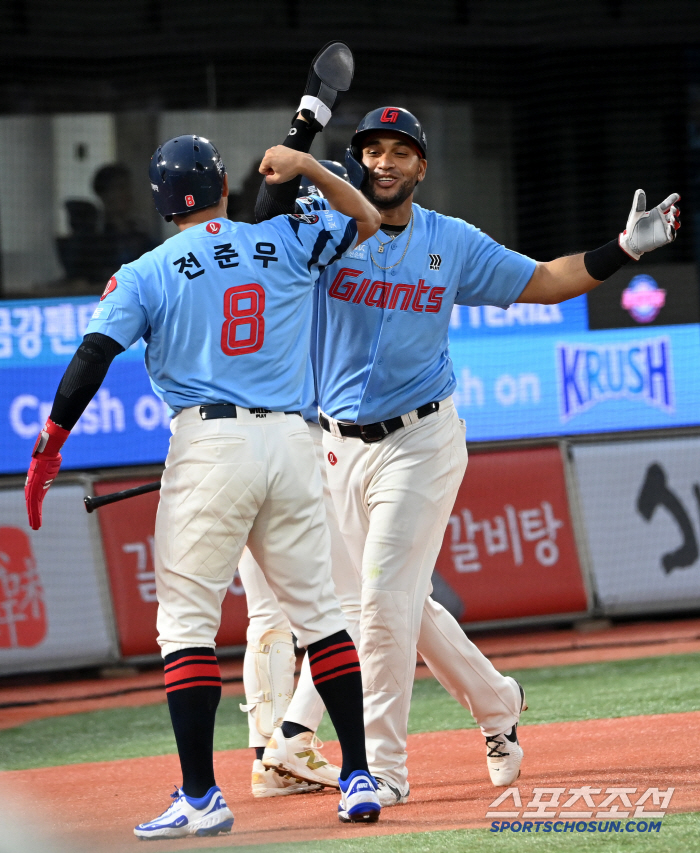 박세웅 무너져도 '평균 156㎞' 홍민기+윤성빈 있다! 롯데, 7회 '타…