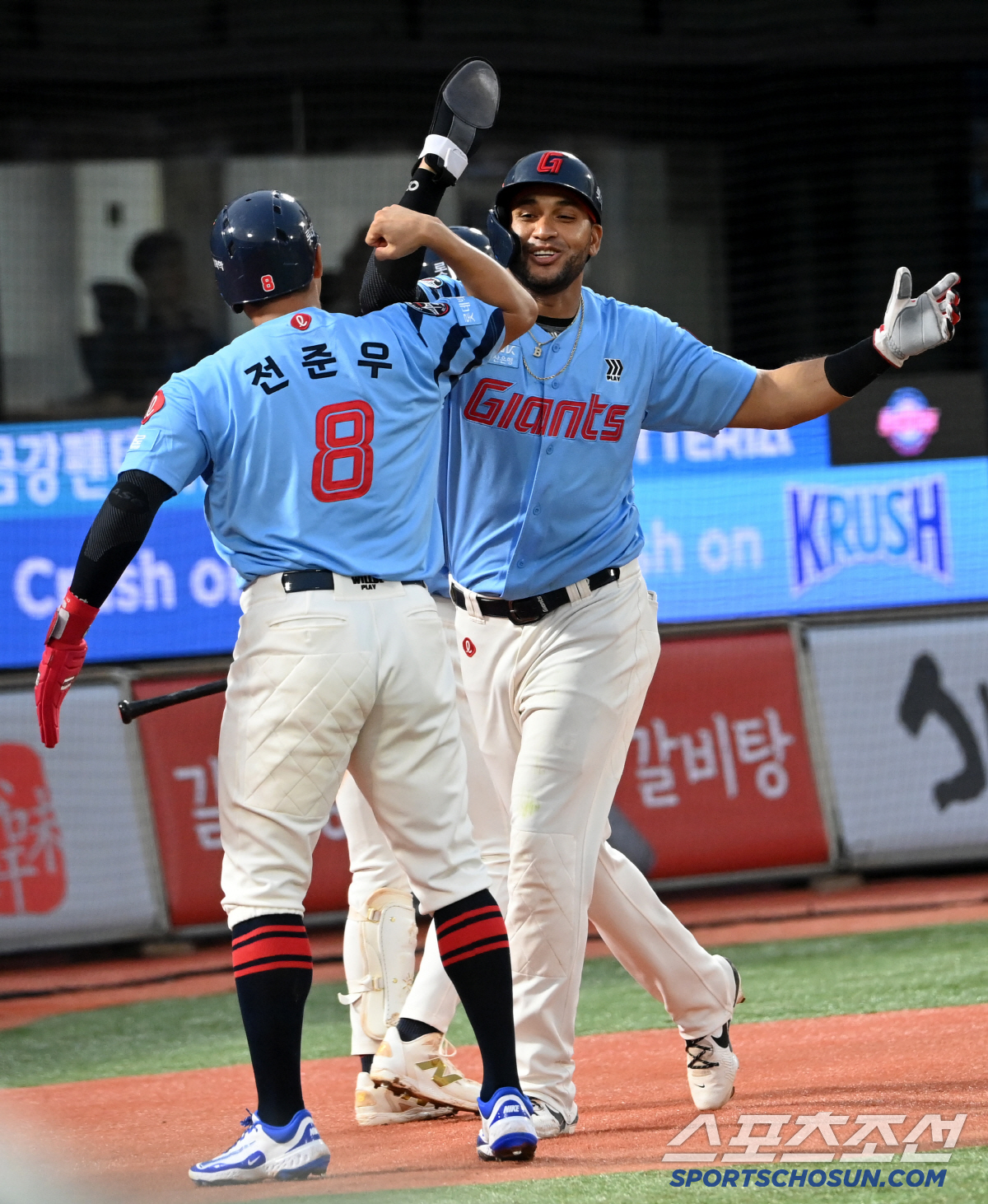 "딱 하는 순간 됐다!" 1살 많은 형의 '파이팅' → 동생 가슴 울렸다…