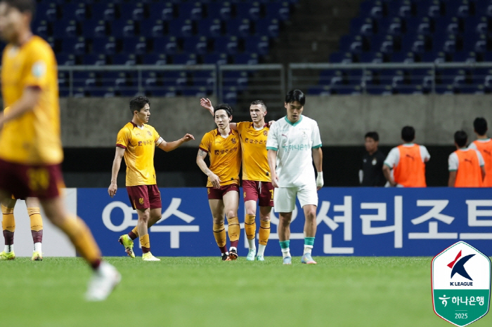 [현장인터뷰]두 번의 리드 못 지킨 이정효, "광주가 이 정도면 잘했다……