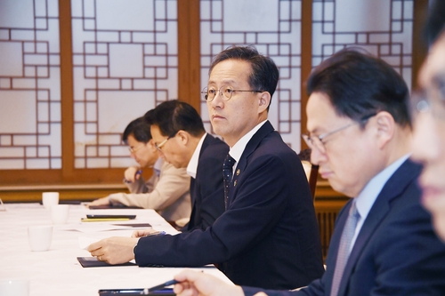 기재장관 대행 "에너지·금융시장 변동성 확대 우려…밀착 점검"